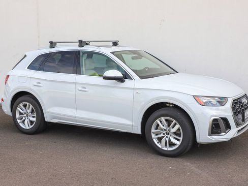 Used 2023 Audi Q5 2.0T Premium w/ Convenience Package AWD/4WD image 1