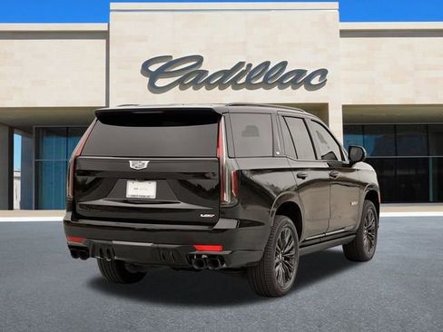 Used 2024 Cadillac Escalade V w/ LPO, ONYX Package image 4