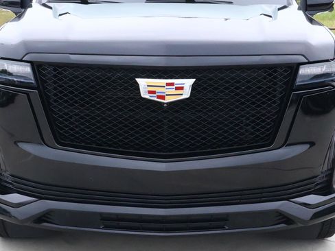 Used 2024 Cadillac Escalade Sport RWD image 8