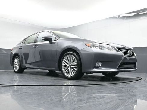 Used 2014 Lexus ES 350 w/ Luxury Package image 29