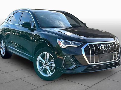 Used 2024 Audi Q3 2.0T Premium w/ Convenience Package AWD/4WD image 2