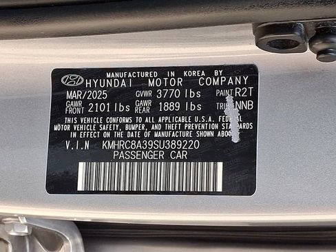 Used 2025 Hyundai Venue SEL FWD image 30