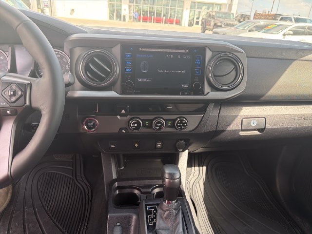 Used 2016 Toyota Tacoma TRD Off-Road w/ Towing Package RWD image 15