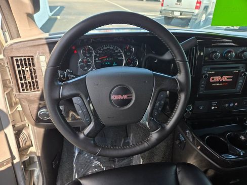 Used 2020 GMC Savana 2500 Extended w/ Enhanced Convenience Package image 19