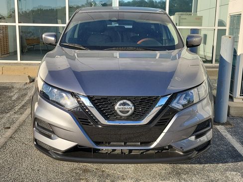 Used 2020 Nissan Rogue Sport S image 2