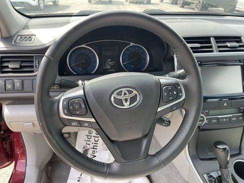Used 2017 Toyota Camry XLE w/ Moonroof Package FWD image 6