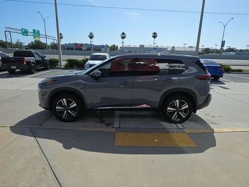 Used 2023 Nissan Rogue SL w/ SL Premium Package FWD image 7