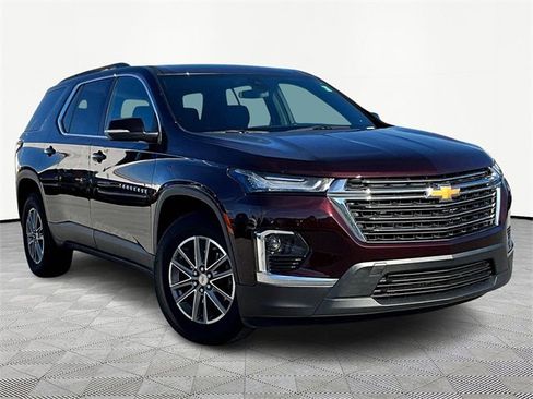 Used 2023 Chevrolet Traverse LT image 1