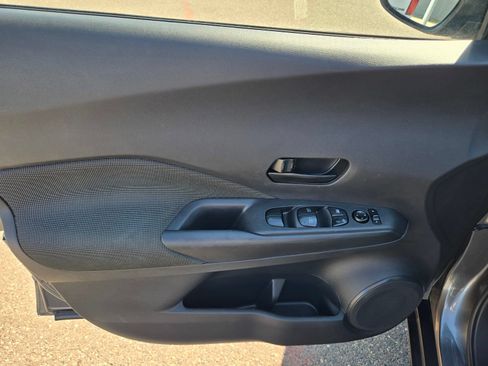 Used 2020 Nissan Kicks S FWD image 22