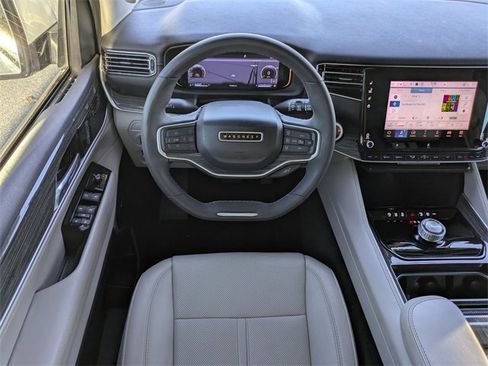 Used 2022 Jeep Wagoneer Series II image 18