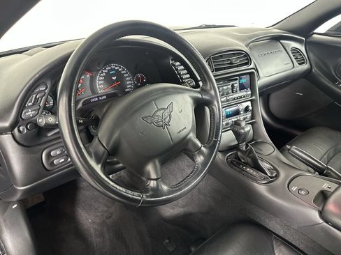Used 2004 Chevrolet Corvette Coupe w/ Preferred Equipment Group RWD image 13