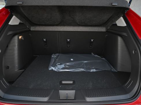New 2026 Chevrolet Trax LT w/ LPO, Blackout Package FWD image 31