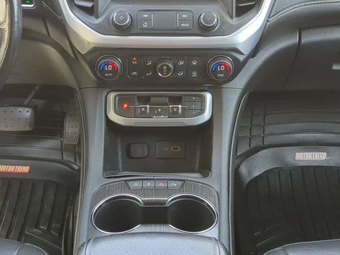 Used 2020 GMC Acadia SLT FWD image 18