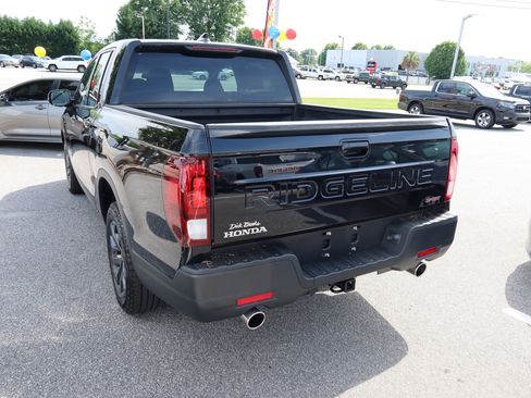 Used 2024 Honda Ridgeline Sport image 8