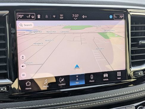 Used 2025 Chrysler Pacifica Limited FWD image 21