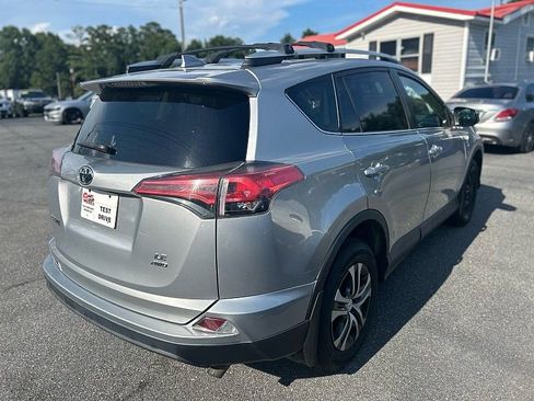 Used 2016 Toyota RAV4 LE AWD/4WD image 5