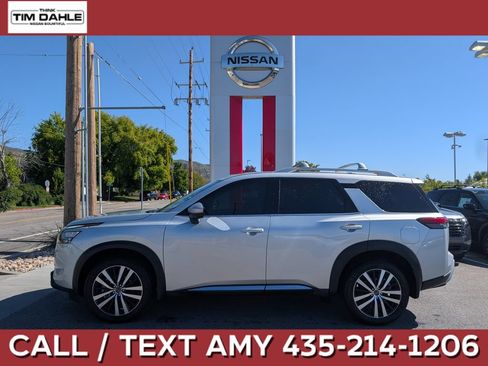 Used 2025 Nissan Pathfinder Platinum AWD/4WD image 1