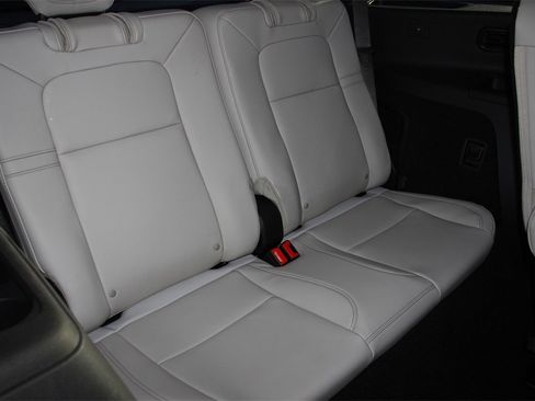 Certified 2025 Lincoln Aviator 2WD image 23