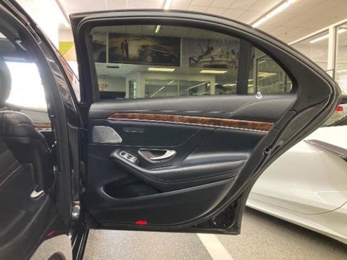 Used 2017 Mercedes-Benz S 550 4MATIC Sedan image 30