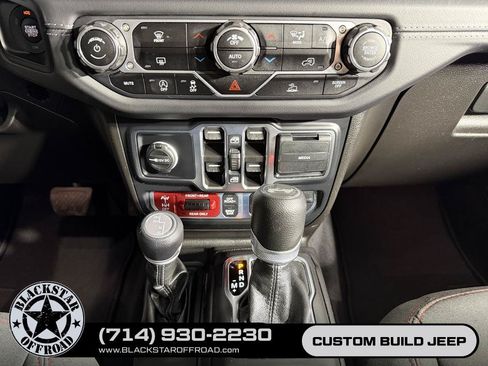 Used 2025 Jeep Wrangler Unlimited Rubicon AWD/4WD image 20