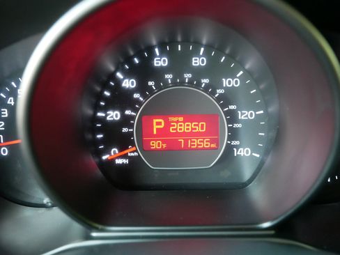 Used 2018 Kia Soul w/ Convenience Package FWD image 21