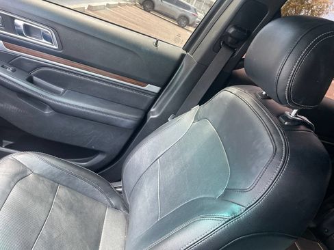 Used 2016 Ford Explorer Limited w/ Equipment Group 301A FWD image 2