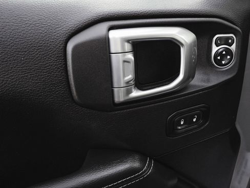 Used 2023 Jeep Wrangler Unlimited Sahara w/ Cold Weather Group image 10