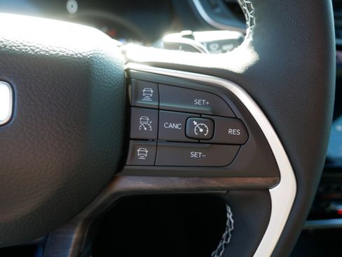 New 2025 Jeep Grand Cherokee Limited image 8