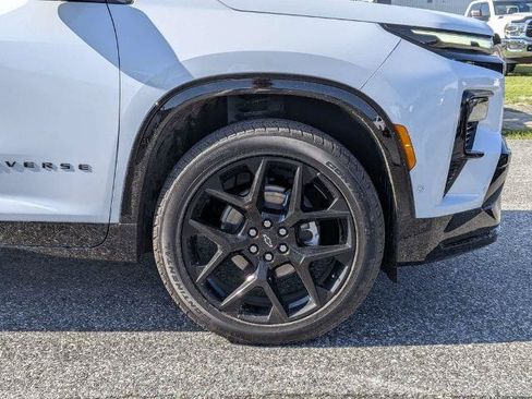 Used 2026 Chevrolet Traverse RS FWD image 11