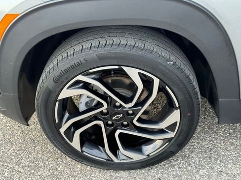 Used 2025 Chevrolet TrailBlazer RS w/ Convenience Package AWD/4WD image 20