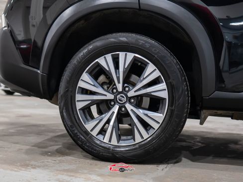 Used 2021 Nissan Rogue SV image 11