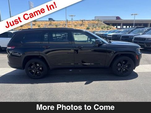 Used 2023 Jeep Grand Cherokee L Laredo AWD/4WD image 7