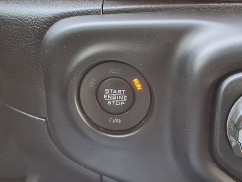 Used 2020 Jeep Gladiator Rubicon image 16