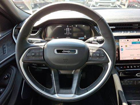 New 2026 Jeep Grand Cherokee Limited AWD/4WD image 15