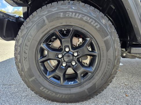 Used 2021 Jeep Wrangler Unlimited Willys image 27