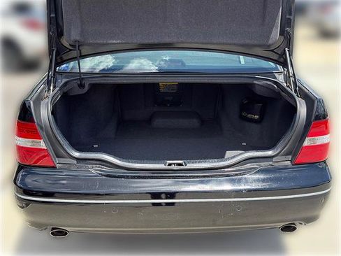Used 2004 Lexus LS 430 RWD image 7