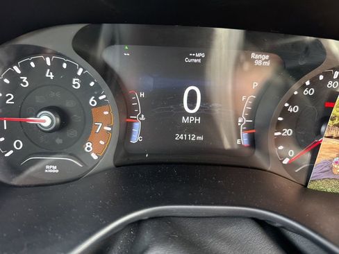 Used 2024 Jeep Compass Latitude image 8