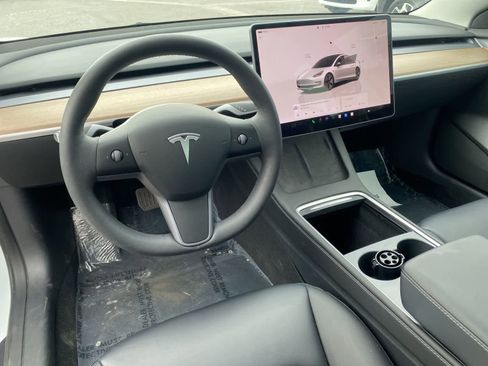 Used 2023 Tesla Model 3 Standard Range image 10