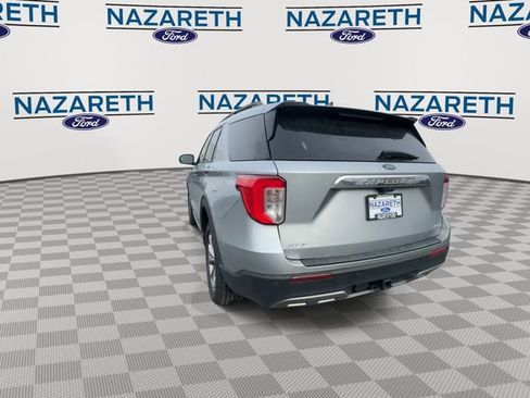 Used 2022 Ford Explorer XLT w/ Equipment Group 202A image 7