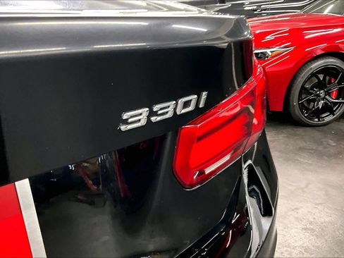 Used 2018 BMW 330i image 9