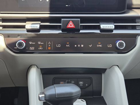 New 2026 Kia Sportage EX FWD image 16