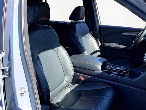 Certified 2024 Honda Pilot TrailSport image 21