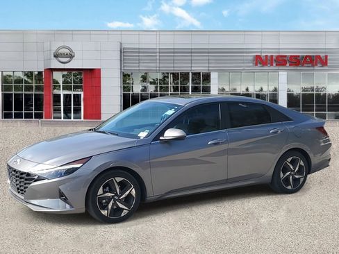 Used 2022 Hyundai Elantra Limited w/ Cargo Package image 8