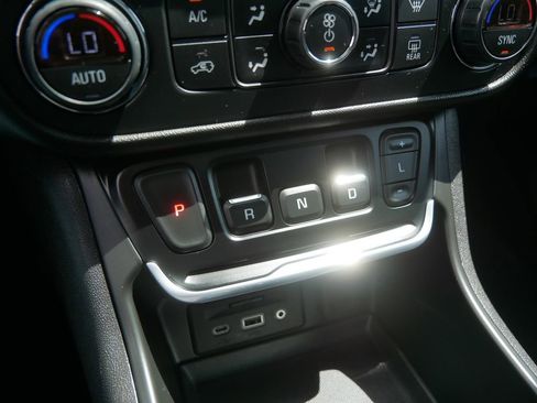 Used 2021 GMC Terrain SLT w/ Infotainment Package II AWD/4WD image 27