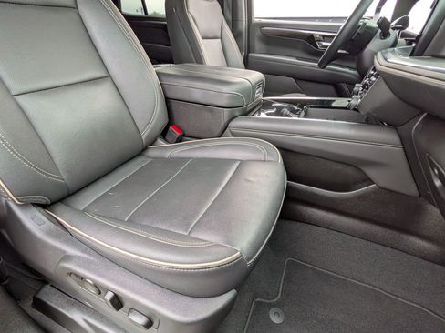 Used 2025 Chevrolet Tahoe Premier image 34