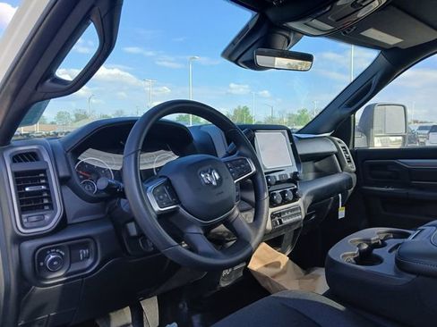 New 2026 RAM 3500 Tradesman AWD/4WD image 9