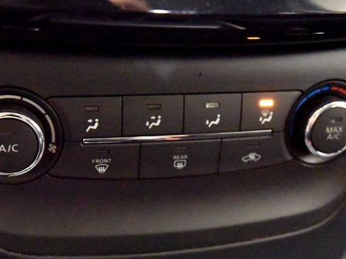 Used 2017 Nissan Sentra SV image 17