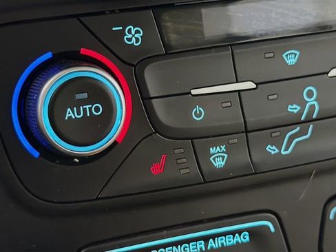 Used 2018 Ford Escape SE image 21