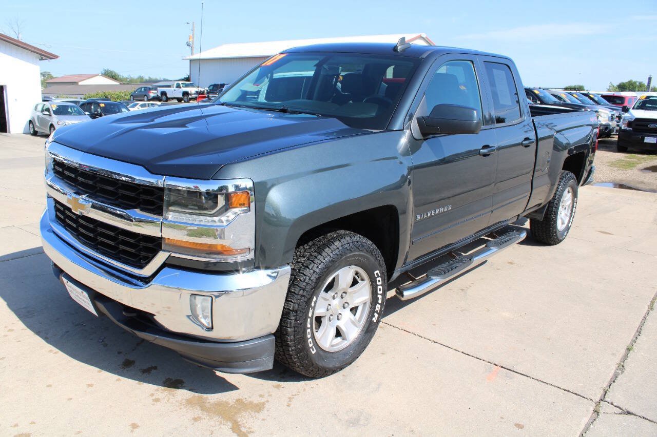 Used 2017 Chevrolet Silverado 1500 LT w/ All Star Edition AWD/4WD image 2
