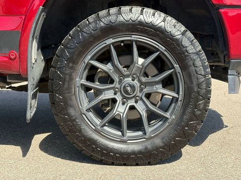 Used 2018 Ford F150 Lariat w/ Equipment Group 502A Luxury AWD/4WD image 13